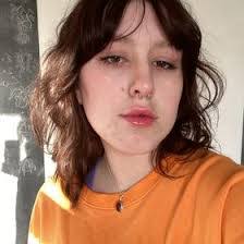 Laurie Dufour's Instagram, Twitter & Facebook