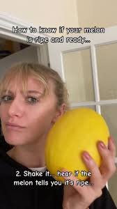 You never know when the melon’s ready… #melons #melonhacks #fruithacks
