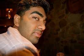 Shefali Agarwal's Instagram, Twitter & Facebook