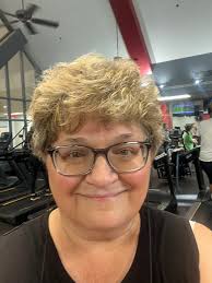 5:30 workout and 6:30 walk. This girl is tired!😖