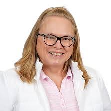 Stacey Brackett's Instagram, Twitter & Facebook