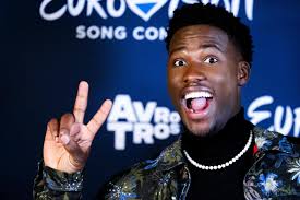 Reacties op uitgelekte songfestivallied positief: 'Claude is top in twee  talen'