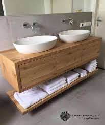 I materiali utilizzati e le finiture disponibili consentono l'ambientazione dei mobili in bagni con stili diversi. Mobile Bagno Sospeso Con Cassetti E Mensola Manduria Illegnochearreda It