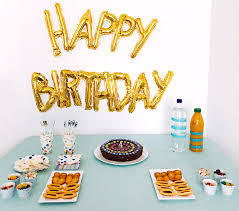 Avec vegaooparty vous trouverez de jolis déco anniversaire pour un anniversaire adulte réussi : Fete D Anniversaire 4 Ans Conseils Deco Animations Gouter Les Bons Plans De Naima