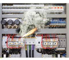 cháy nổ do đồ điện cũ nguy hiểm không chỉ riêng với bạn mà còn cả gia đình