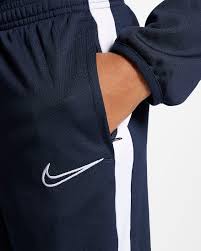 Tout voir football basketball rugby handball volley football américain. Survetement De Football Nike Dri Fit Academy Pour Enfant Plus Age Nike Fr