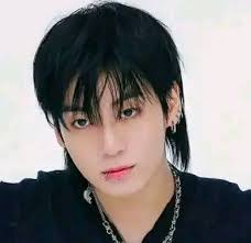 JUNG HOSEOK IN THE LAKERS GAME TONIGHT LOOKS SOOOOO GOOD IN CLASSES 🔥😍