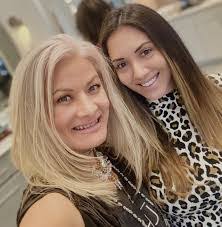 Stacey Shea's Instagram, Twitter & Facebook