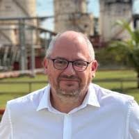 Robert Sucher's Instagram, Twitter & Facebook