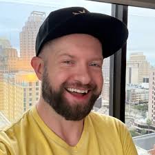 Bob Jordan '85, a true leader at Southwest Airlines! With 30 years of  dedicated service, he's risen to become president and CEO, shaping  Southwest's success across various pivotal roles from finance to