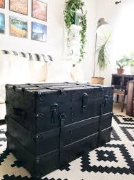 Vintage Antique Black Steamer Trunk Coffee Table Blanket Storage Vintage Coffee Table Antique Coffee Table Stream Trunk Old World In 2020 Steamer Trunk Coffee Table Coffee Table Trunk Furniture