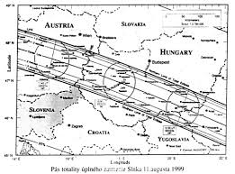 110 km átmérőjű árnyékfoltja, majdnem 700 m/s sebességgel. Napfogy