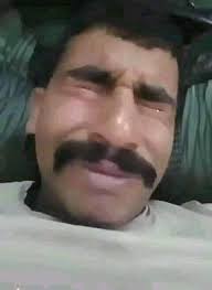 لقيتها عند الباصات على باب الجامعة .. حطيتها عند الأمن