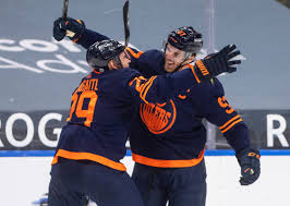 Edmonton oilers captain connor mcdavid will be out two to three weeks with an injured quadricep that's the same leg with the knee that mcdavid badly injured late season slamming into a goalpost at. Saturday S Nhl Mcdavid Reaches 100 Points As Penguins Leafs Clinch Divisions