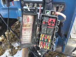 This truck never came with jake brakes but i found what i think is jake brake connectors under the hood and they plug on the jake brakes plug. Peterbilt Fuse Box Fusebox And Wiring Diagram Series Penny Series Penny Parliamoneassieme It