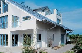 Huf haus on a hill. Fassadenfarbe Weiss Wetterbestandige Hauswand Alpina Fassadenweiss Alpina Farben