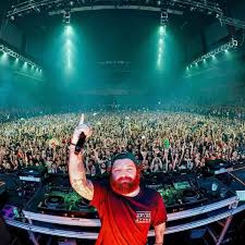 Back to that school sesh… BUT THAT MEANS we are closer to our first show of  2024🥳 with @mitis !!! MitiS also known as Joseph Torre, has been  perfecting his unique interpretation