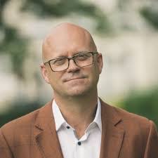 Douglas Derby's Instagram, Twitter & Facebook