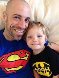 Chris Daughtry And His Youngest Son Noah Man Look At That Smile That Boy Is So Fine I Love It Chris Daughtry Celebrity Kids Celebrity Families