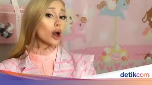 Potret Influencer yang Diblokir Tiktok karena Terobsesi Mirip Ariana Grande