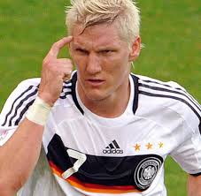 Bastian schweinsteiger erzielt gegen portugal drei tore, lässt deutschland noch einmal jubeln. Rot Gegen Kroatien Schweinsteiger Wird Zum Verlierer Der Em Welt