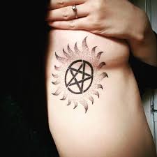 Idees De Tatouage Surnaturel Symboles Et Significations Club Tatouage Supernatural Tattoo Anti Possession Tattoo Tattoos