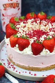A Delicious No Bake Cheesecake Made With The New Baileys Strawberries Cream So The New Baile Strawberries And Cream Recipe Baileys Recipes Janes Patisserie