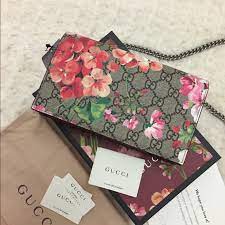 Beige/ebony gg supreme canvas, a material with low environmental impact. Gucci Bags Gucci Gg Blooms Supreme Chain Wallet Multi Rose Poshmark