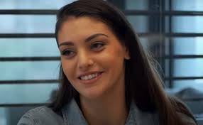 Jun 13, 2021 · közleményt adott ki a paksi fc labdarúgócsapatának vezetőedzője, bognár györgy, aki sajnálja, hogy érzéketlen volt christian eriksen tragédiájával kapcsolatban. Kulcsar Edina Elobb Kiposztolta Hogy Temetesre Megy Majd Orvendezett Hogy Megjavitottak A Telefonjat Szmo Hu