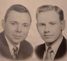Warren buffett is one of the most successful investors in the world, which in turn, makes him a person of enormous interest to those who want to earn a profit from investing but still feel that they can benefit by listening to the advice to those with the right expertise and experience. Five Brilliant Tips From Warren Buffett S Mastermind By Sean Kernan Entrepreneur S Handbook