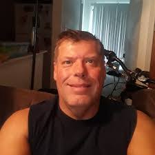 Chris Halcomb's Instagram, Twitter & Facebook