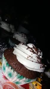 Cupcake Chocolat Chantilly Les Delices De Manel Cupcake Chocolat Nourriture Delicieuse Gateaux Et Desserts