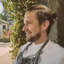 Välkomna på en vegansk fine-dining pop-up restaurang med superkocken Anton  Petrov den 22 och 23 oktober. Vi kommer att servera en 5-rätters vegansk  fine dining meny och dryck kan du ta med