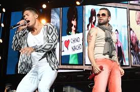 Daddy yankee (video oficial), niña bonita & more. Chino Nacho Give Behind The Scenes Details Of Their Viral Me Voy Enamorando Video Billboard Billboard