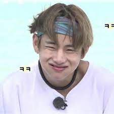 🙂 you may also like: Why Does It Look Funny And Cute Kim Taehyung V Bts Meme Faces Bts Meme Faces Bts Memes Hilarious