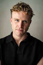 Rosanna Adams's Instagram, Twitter & Facebook