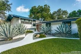 Bachelorette parties are a blast, but they often cost a pretty penny. This Mid Century Dwelling Within The San Antonio Market Is An Area Age Bachelorette Get Together San Antonio Click San Antonio News
