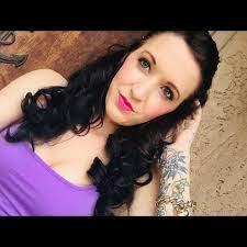 Kandy Mills's Instagram, Twitter & Facebook