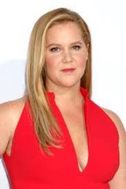 Julia Kinda's Instagram, Twitter & Facebook