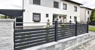 Moderner Zaun Aus Alu Mit Edelstahl Streben Moderner Zaun Aluminium Zaun Alu Zaun