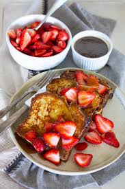 Creme Brulee French Toast With Creamy Maple Syrup Cheesecake Factory Copycat A Bountiful Kitchen Recipe In 2020 Creme Brulee French Toast Toast Recipes Cheesecake Factory Copycat