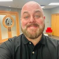 400+ perfiles de «Vardaro»