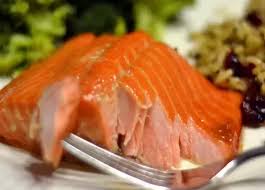 what does salmon look like when its cooked quora