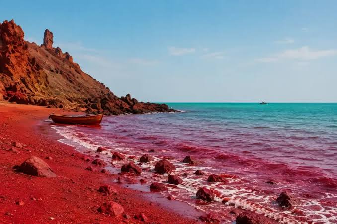 Hormuz Red Beach That Looks Like Mars but Is Actually on Earth - BeachyNest