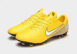 Bahagian atas kasut ini menggunakan bahan atau material sintetik dan juga 'breathable mesh'. Kasut Bola Nike Neymar Cheap Soccer Cleats Shoes On Sale