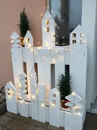 But Actually A Catscape With Heights For Enjoyment And Tiny Buildings For Lols Decoration Noel Fait Main Deco Noel Exterieur Deco Noel Fait Main
