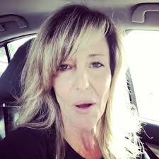 Shelly Coffey's Instagram, Twitter & Facebook