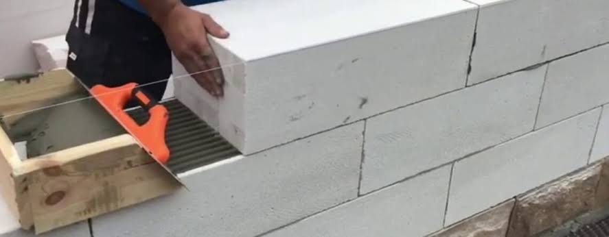 Gạch AAC có treo tủ được không