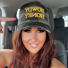 What are some horse layover options in the Purcell, OK area?