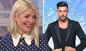 The this morning star just wore another beautiful spring dress. 37gtw1dokmgmbm
